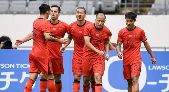 东亚杯：国足1比0战胜中国香港，黄政宇进球发威，张玉宁助攻