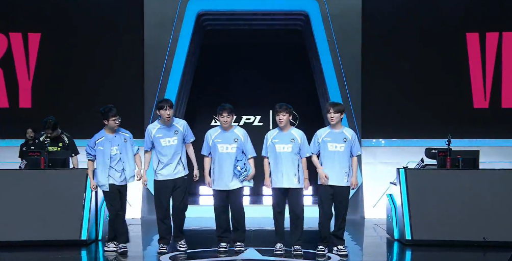LPL：中期团战打出完美表现     EDG出色发挥2比0横扫NIP！